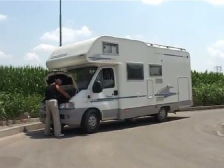 Водила насилует телок подбирая их на дороге